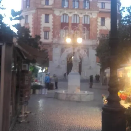 Plaza De Las Flores Apartment